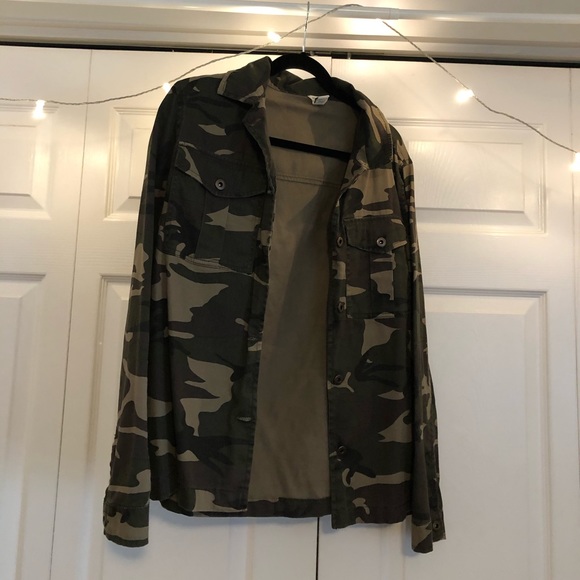 Forever 21 - camo print denim jacket - Picture 1 of 3